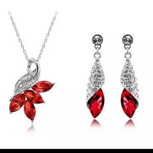 BRAND NEW beautiful matching necklace and earrings